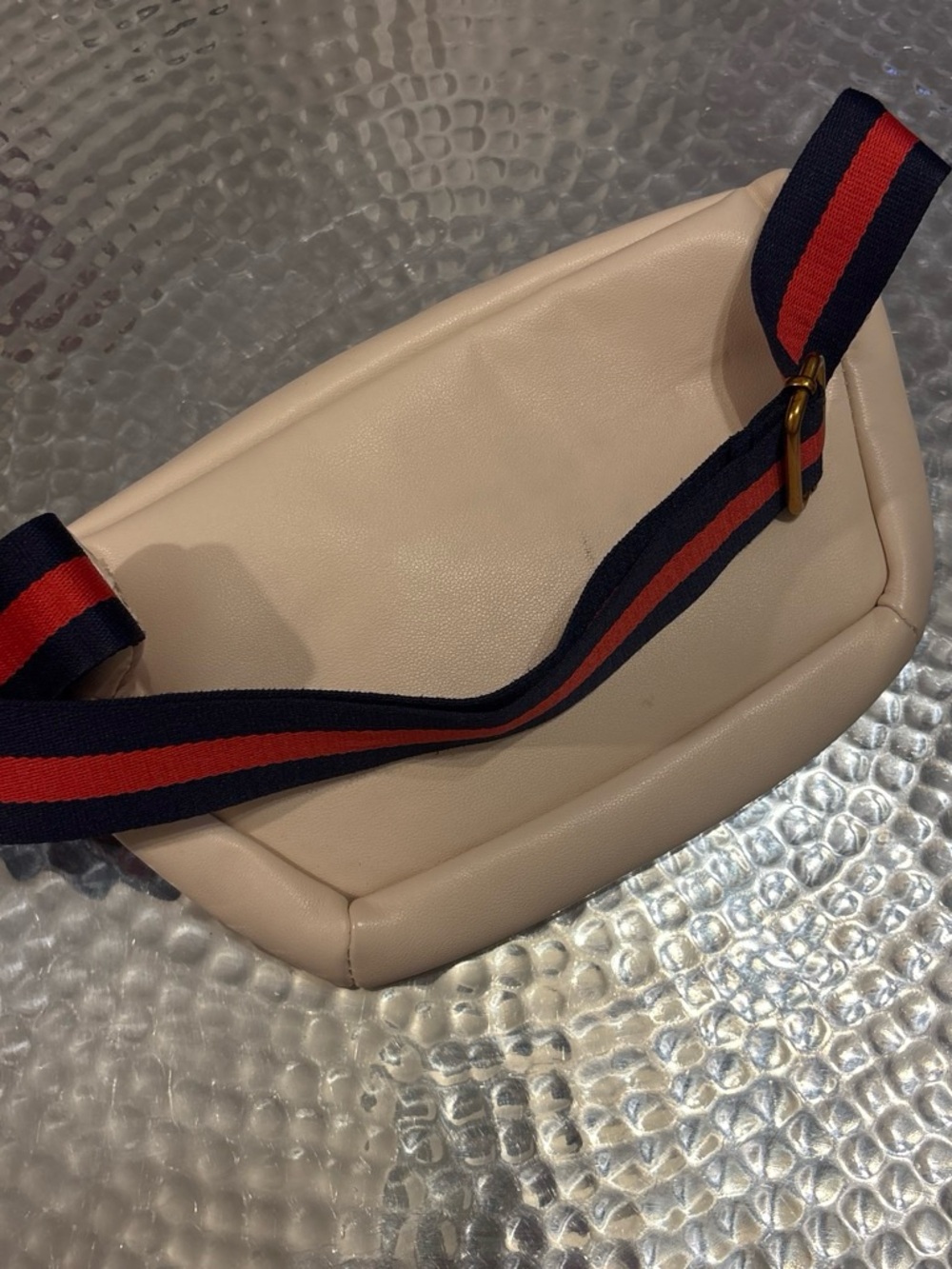 Gucci Beige Leather Cosmetic Pouch with Signature Green-Red Web and Script - Picture 3 of 4